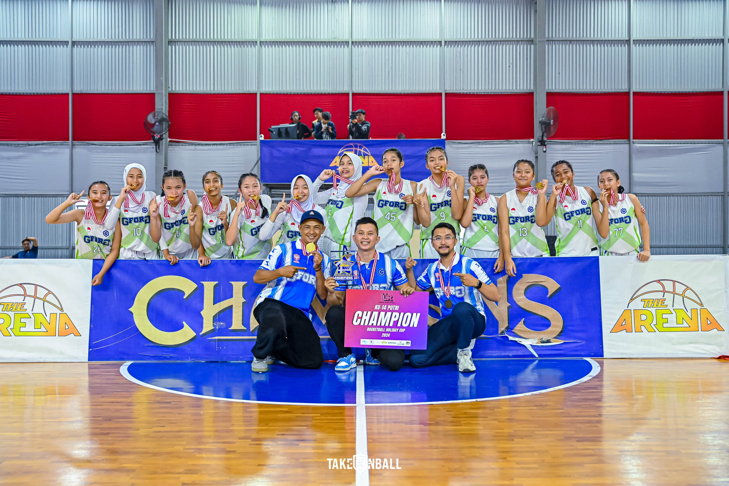 G FOR G Angkat Trofi Juara 1 di Final Urban Basketball 2024