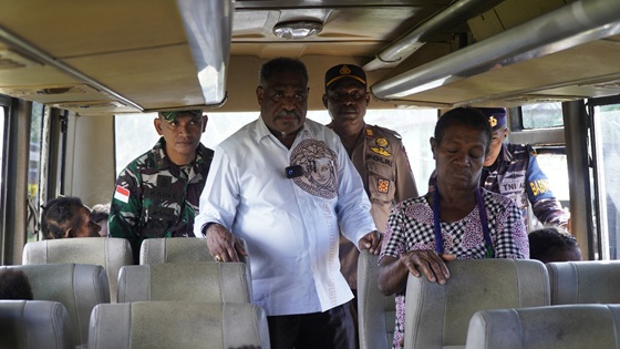 Walikota Jayapura Pantau Langsung Pemulangan 19 WNA asal PNG