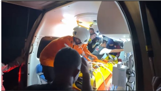 Gerak Cepat Tim Rescue Gabungan Evakuasi Korban Terjatuh di Air Terjun Cycloop