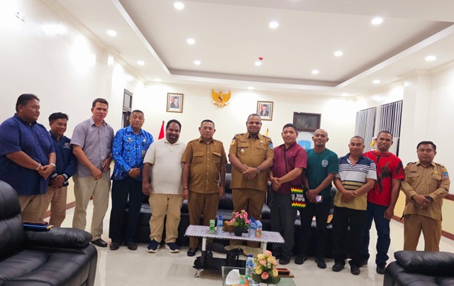 Kemenag dan LP3K Papua Bertemu Bupati Supiori Bahas Struktur Binmas Katolik