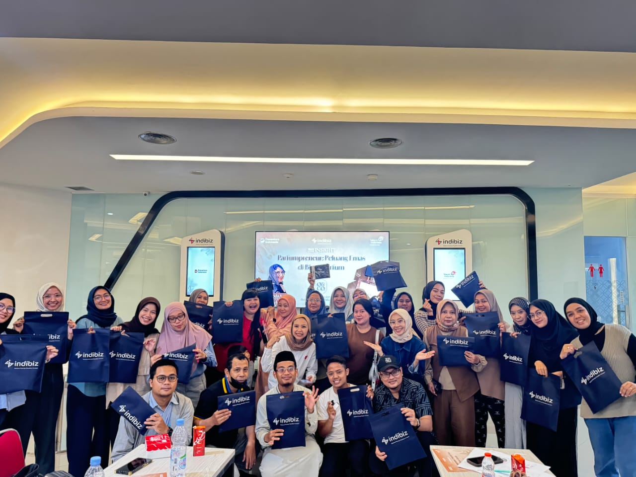 Telkom Regional 5 Dorong Wirausaha Kreatif Lewat Pelatihan Bisnis Parfum