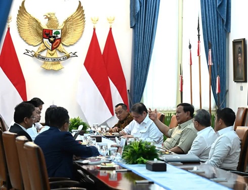 Pimpin Ratas Presiden Prabowo Tekankan Percepatan Program Prioritas Nasional