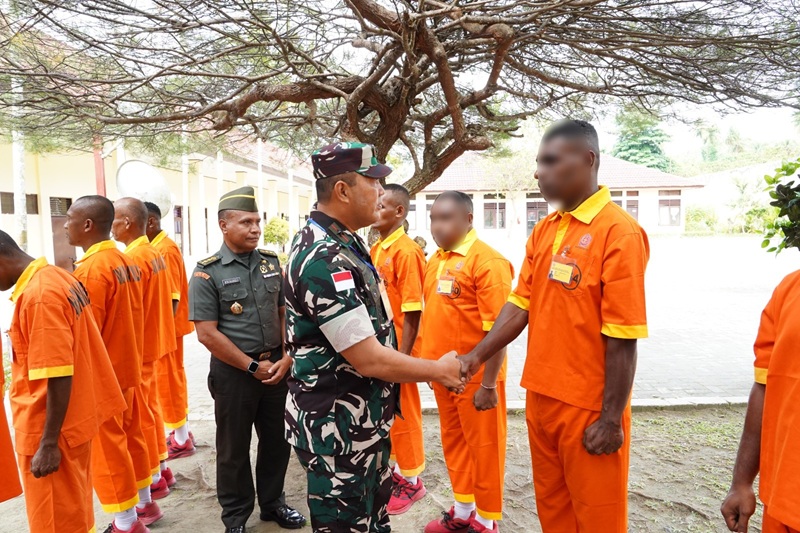 Danrem 172/PWY Tanamkan Semangat Perbaikan Diri di Lemasmil VI Jayapura