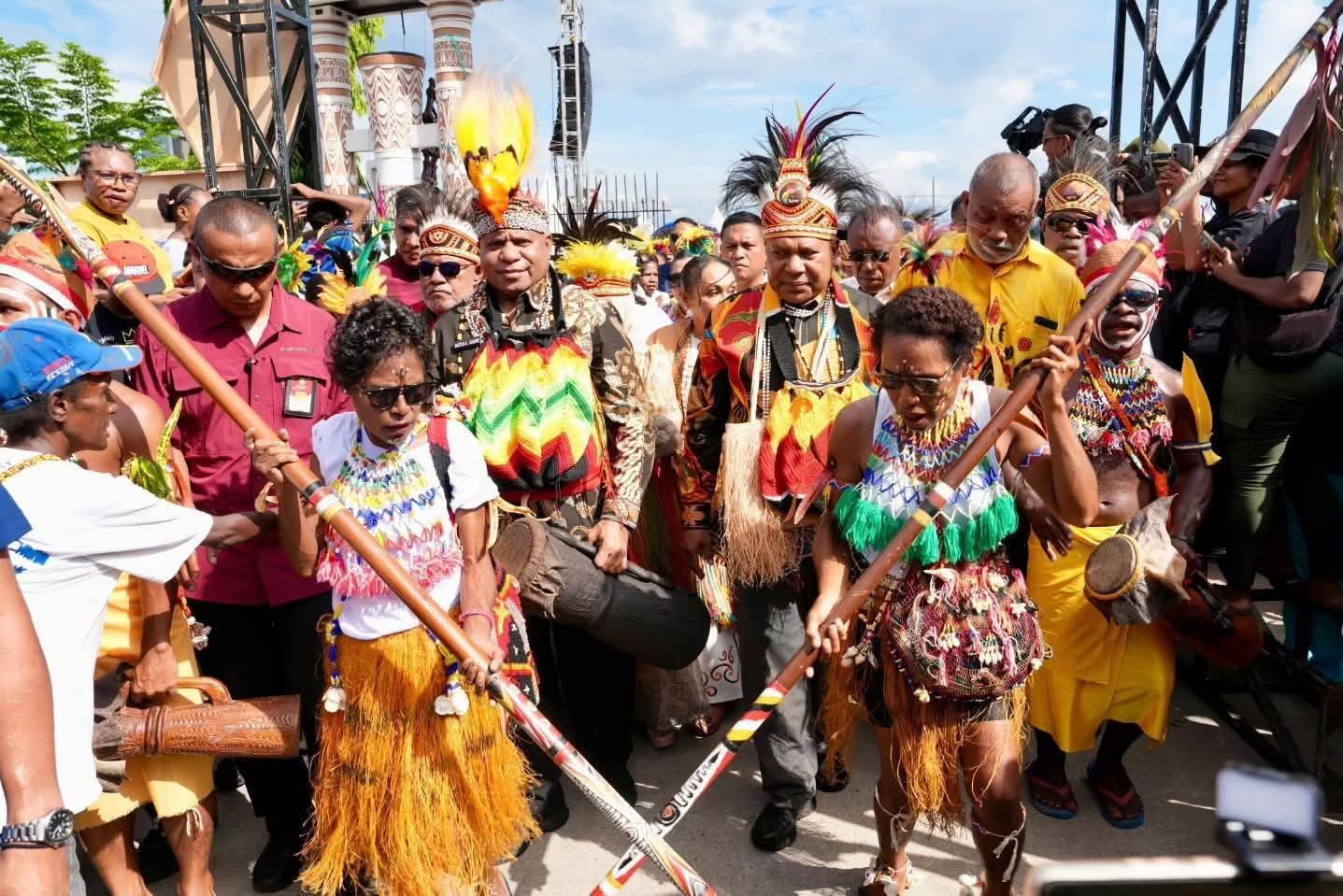 Gubernur Fakhiri Perkuat Tata Kelola, Ekonomi Rakyat, dan Harmoni Papua