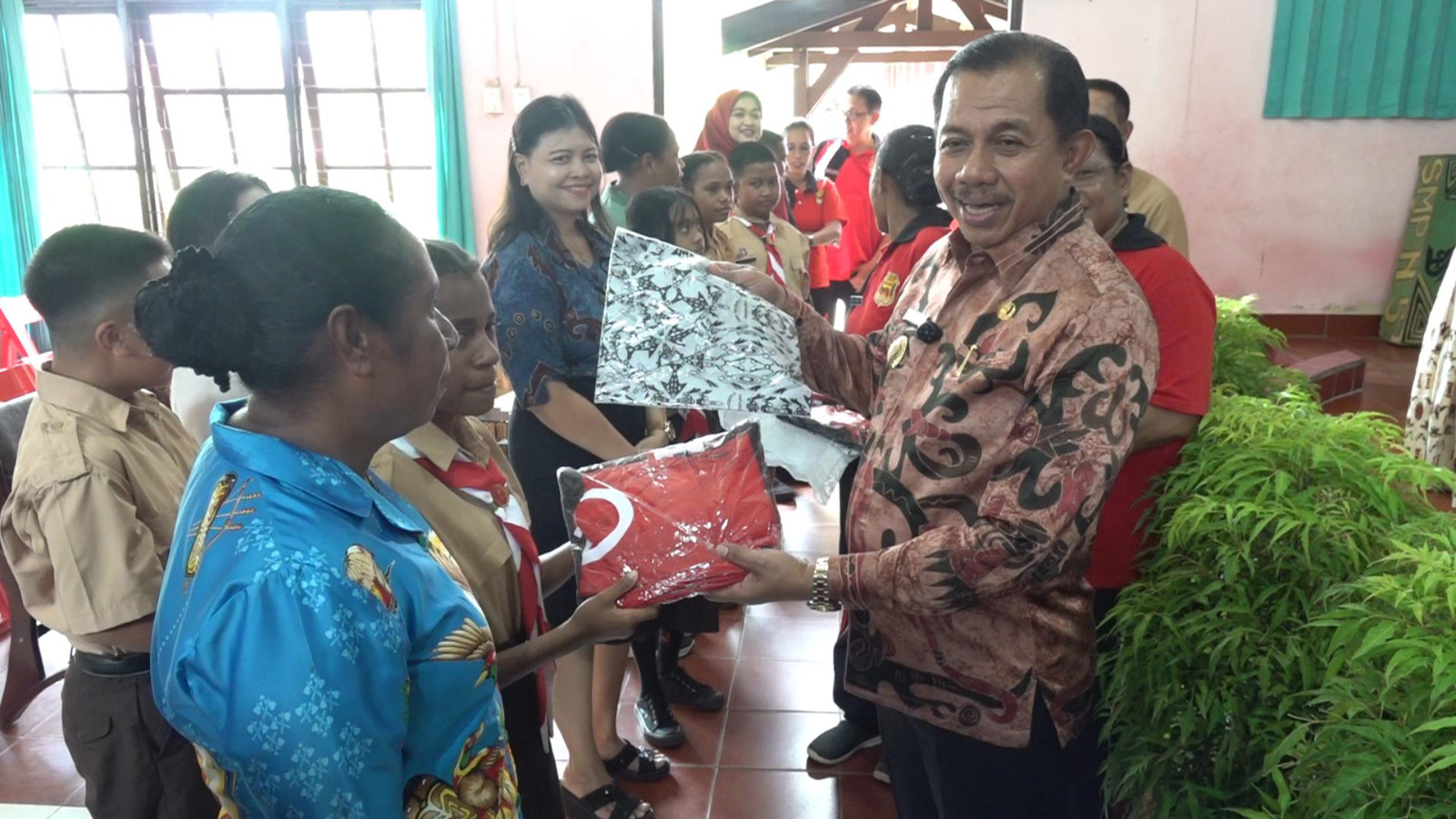 Pemkot Jayapura Subsidi Seragam Bagi 8.500 Siswa Sekolah  Negeri