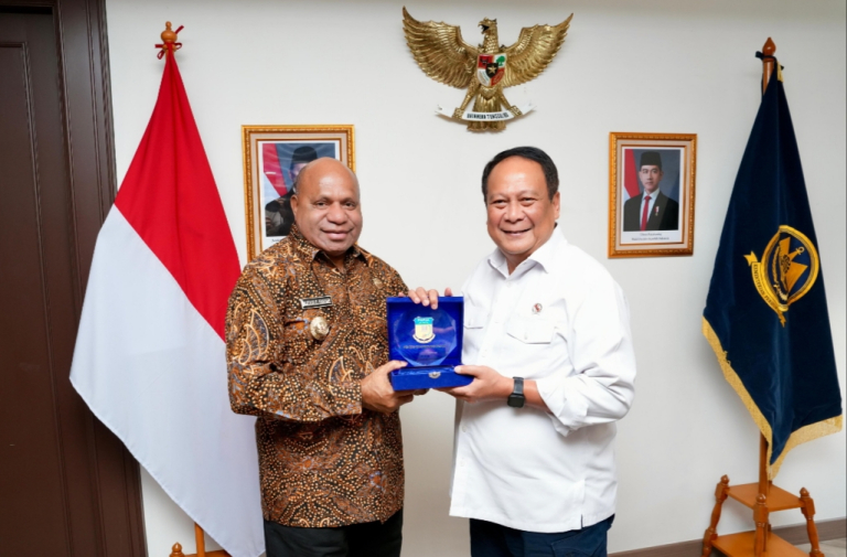 Gubernur Papua Usulkan Program “BEBAS” Mudik Bersubsidi dan Berasuransi untuk Natal 2025