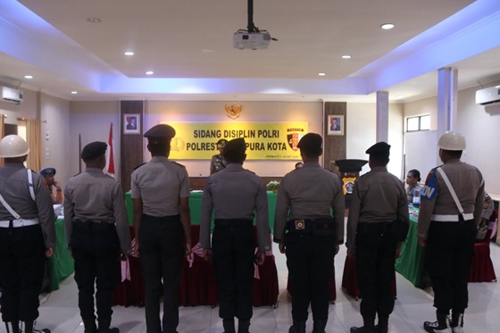 Propam Polresta Jayapura Kota Gelar Sidang Disiplin 11 Personilnya