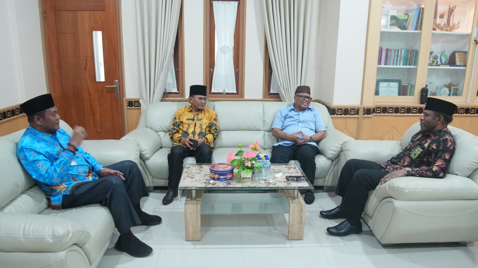 Kakanwil Kemenag Papua Terima Kunjungan Jubir Gubernur, Bahas Penguatan Moderasi Beragama dan Dukungan Kegiatan Umat