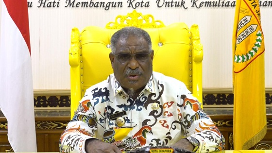 Walikota Jayapura Abisai Rollo saat pidato akhir tahun 2025