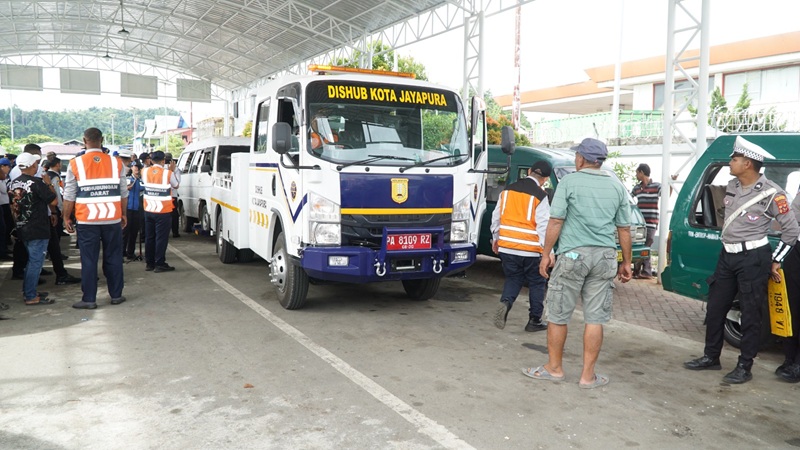 Tertibkan Parkir Liar dan Angkutan Umum yang Naik-Turun Penumpang Sembarangan di Kota Jayapura