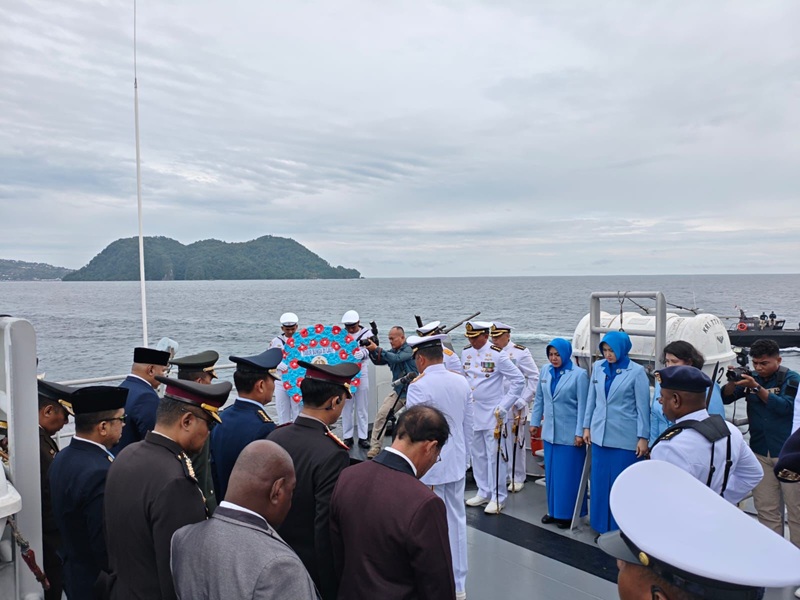 Tabur Bunga di Laut Jayapura pada Hari Dharma Samudera 2026