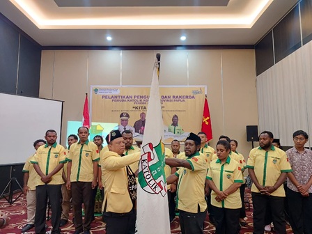 Robertus Yewen Resmi Pimpin Pemuda Katolik Komda Papua, Usung Tema “PASTI BISA”
