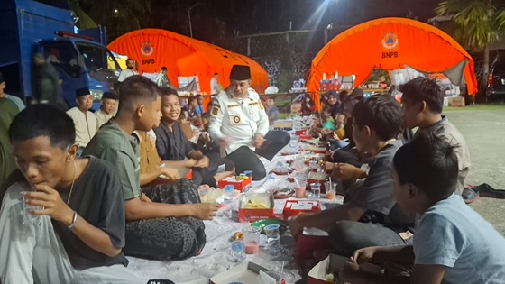 Wawalkot Jayapura Berbuka Puasa Bersama Korban Kebakaran di Kompleks Kodam Lama