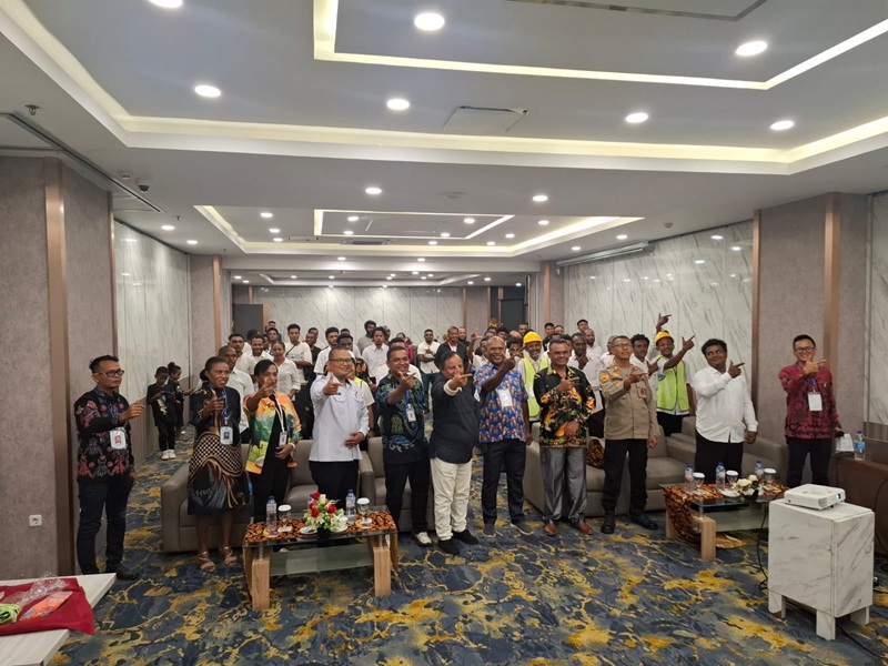 Foto bersama dengan para peserta pelatihan