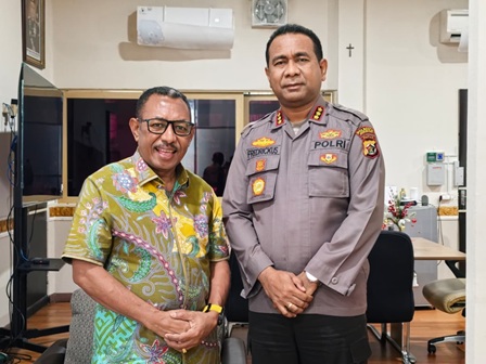Kapolresta Jayapura Kota, Kombes Pol Frederickus W.A. Maclarimboen dan Kanwil Hukum Papua Anthonius M Ayorbaba