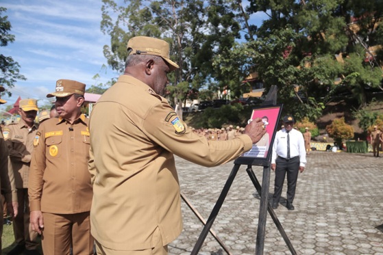 Pemkot Jayapura Berhentikan Delapan ASN, Wali Kota Tegaskan Komitmen Penegakan Disiplin