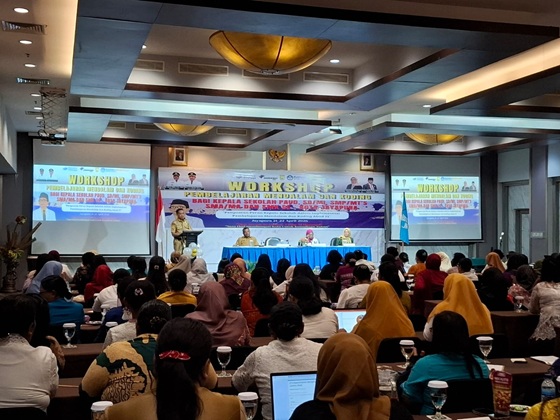 Workshop Pembelajaran Mendalam (Deep Learning) dan Coding bagi kepala sekolah dan guru di Kota Jayapura