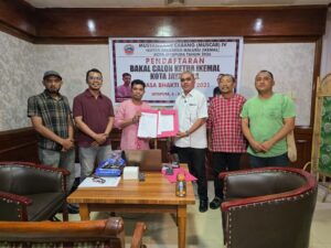 Kevin Tim Suksesi Piter Kainama resmi mengambil formulir di Sekretariat Panitia