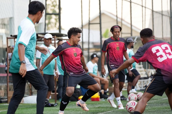 Skuad Persipura Jayapura saat menjalani sesi latihan sehari jelang laga melawan Barito Putra